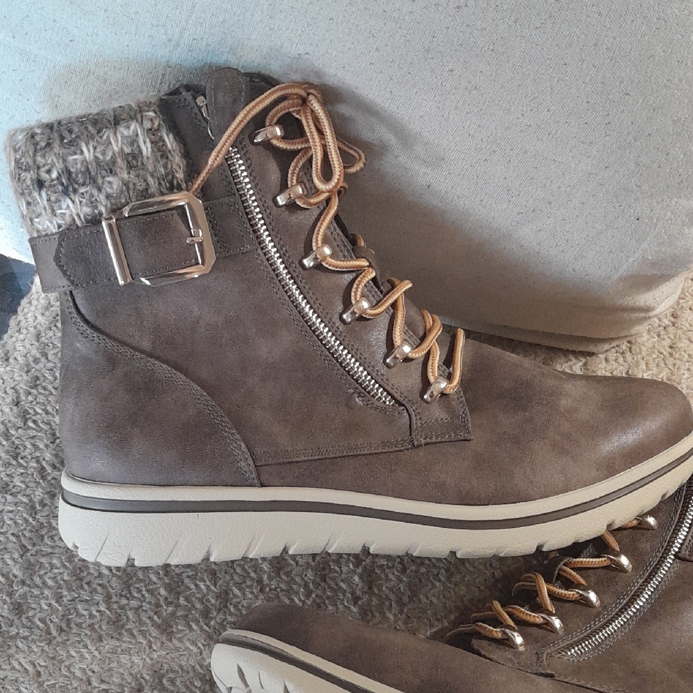 New Cliffs Women's Brown Ankle Boots - Picture 1 of 9